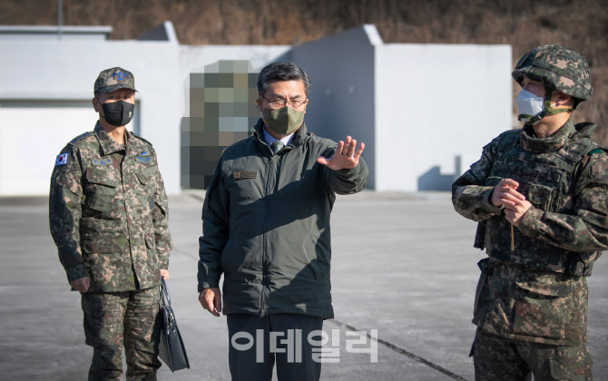 [포토]서욱 장관, 미사일사령부 방문해 군대비태세 점검