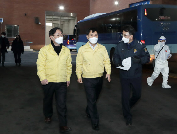 동부구치소 코로나19 밀접 접촉자 관리 부실?…법무부 "사실과 다르다"