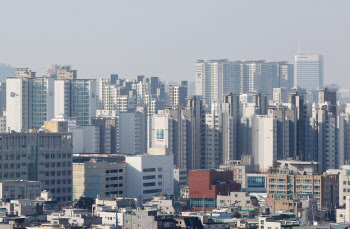 서울 아파트 거래량 최저치...빌라 역전현상 지속
