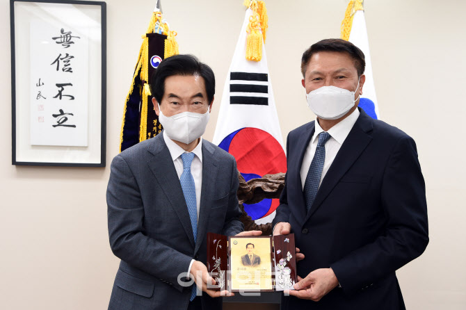 [포토]안병용 의정부시장 "시민 건강 위한 스포츠인프라 구축에 최선"