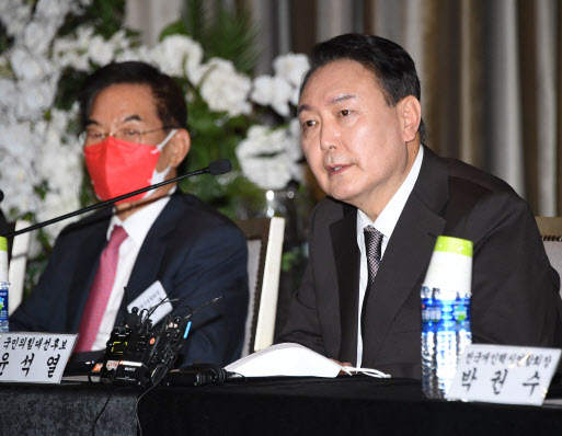 윤석열 “당선되면 어떤 수사에도 관여 않겠다”(상보)