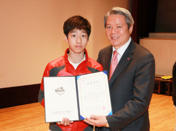 베이징 올림픽 메달리스트 황대헌·김민석..알고보니 안양의 자녀