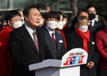 이재명 겨냥한 국힘 "두산 용도변경 칭찬받을 일? 궤변"