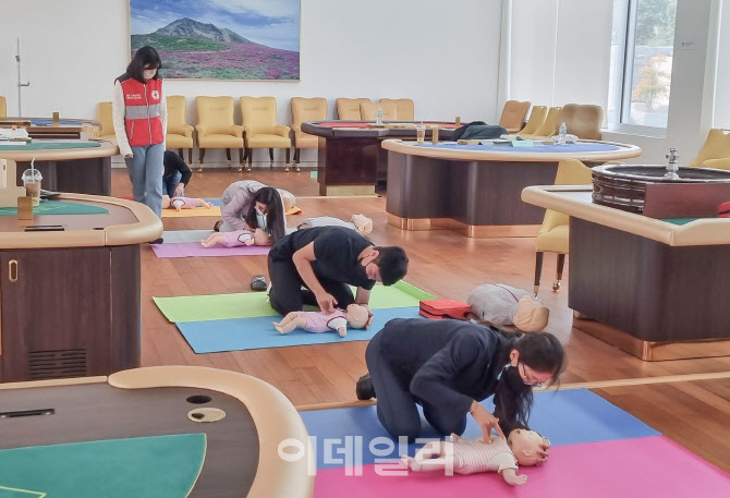 제주신화월드, 대한적십자사와 MOU…“전문 수상인력 양성”