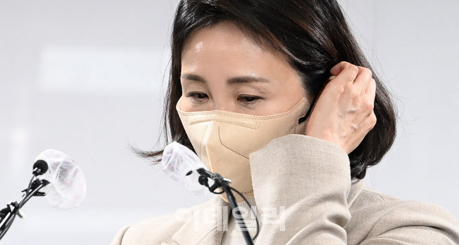 김혜경, 관여 없었다는데… 수행비서 배씨 녹취록엔 “네 사모님”