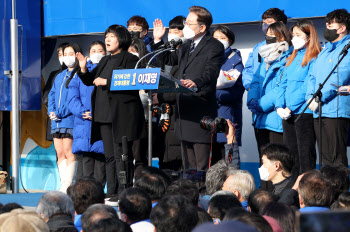 "죽을둥 살둥 일하겠다"…이재명, 부산 50분 즉석연설 `유능` 강조