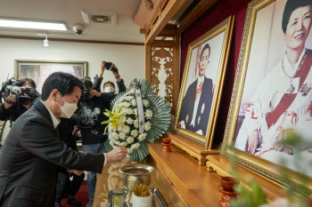 `TK` 안철수·`호남` 심상정…선거운동 첫날 여야 `텃밭`으로(종합)