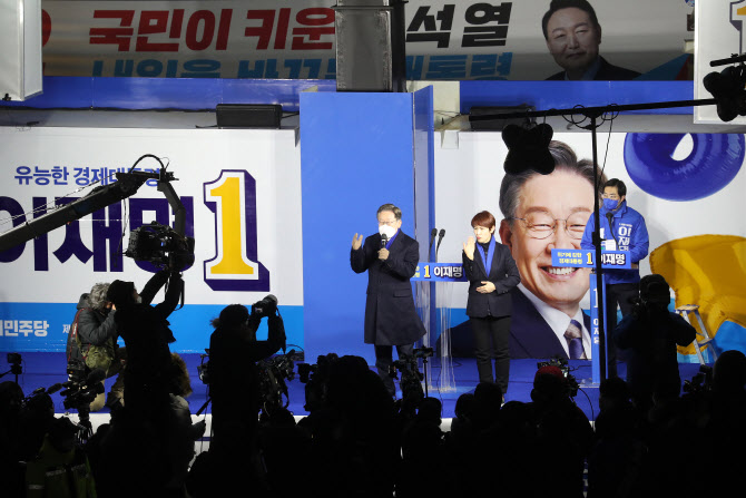 윤여준, 이재명에 "공부 많이 한듯"…윤석열엔 "물정 너무 몰라"