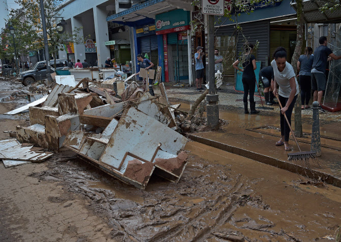 브라질서 '기록적 폭우'…최소 110명 사망