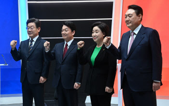 윤석열 "야당 코스프레 안돼"·이재명 "반론 기회도 안 주나"
