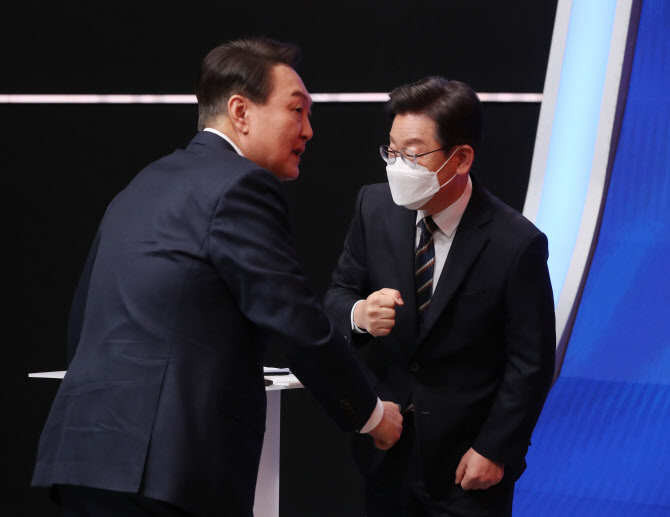與강훈식 "이재명 게이트? 입구에서 지킨다는 의미"
