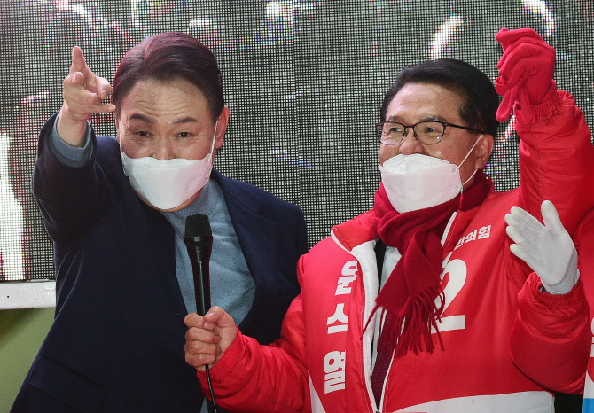 "호남·영남친구 다 많아" 익산서 읍소한 윤석열…꿈틀대는 호남 표심