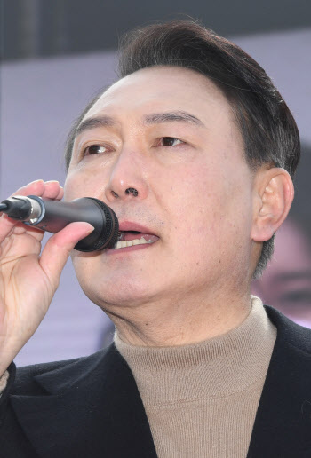 목포역 앞 윤석열 "이재명 민주당보다 DJ정신에 가까운 건 나"