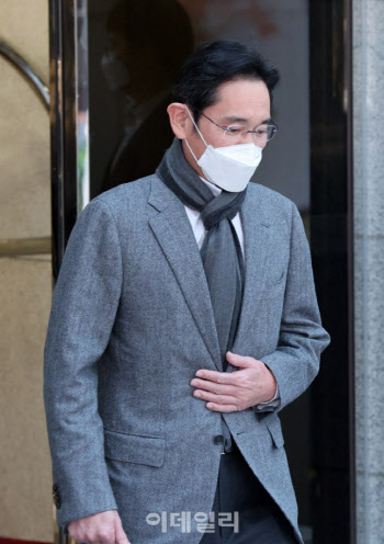 이번엔 진단키트…이재용 코로나 사태 4번째 구원등판