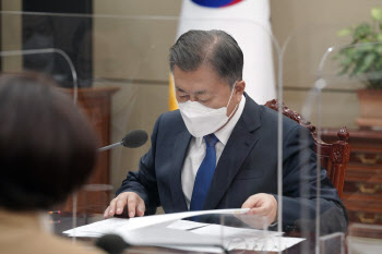 文 언급에 두산중공업 등 원전 관련주 급등