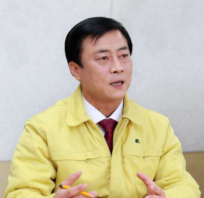 ‘뇌물혐의’ 이강호 남동구청장 3번째 구속영장 신청
