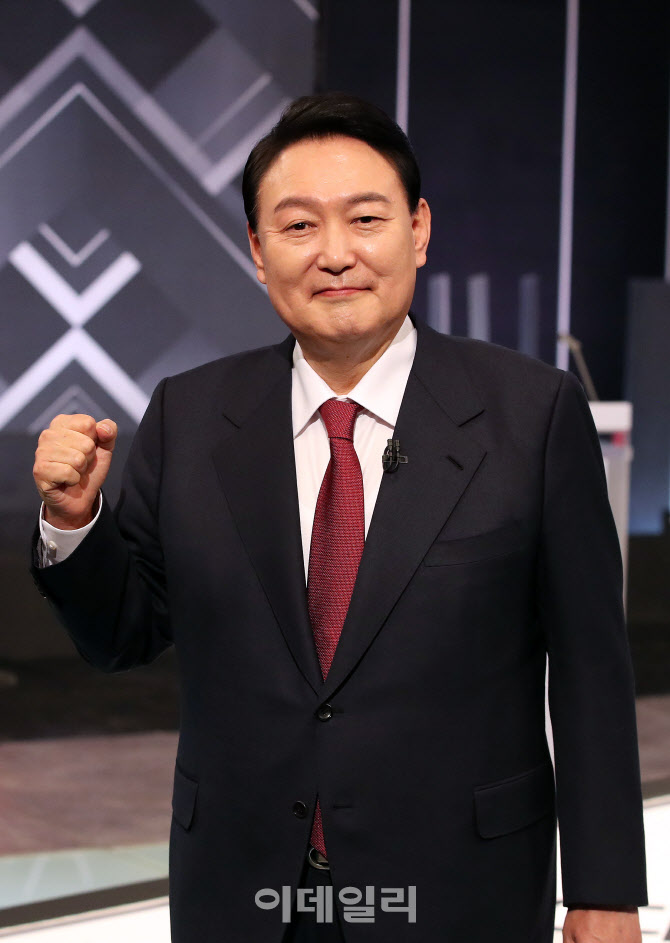 [포토]파이팅 외치는 윤석열