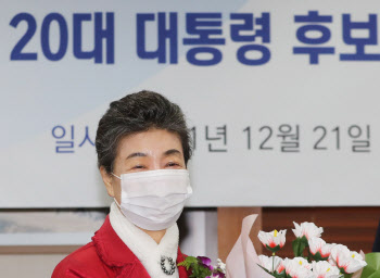 '박근혜 여동생' 박근령, 이재명 지지선언…"평화통일 적임자"