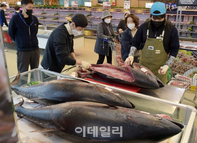 [포토] 농협유통, 참치데이 행사