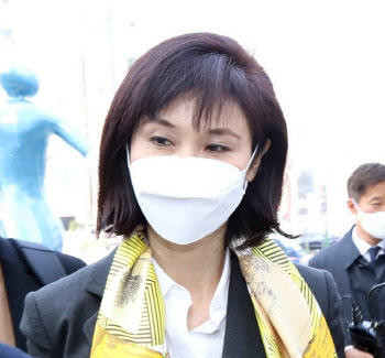 노소영 "우크라 국민, 코미디언 대통령 뽑아…" 논란에 사과