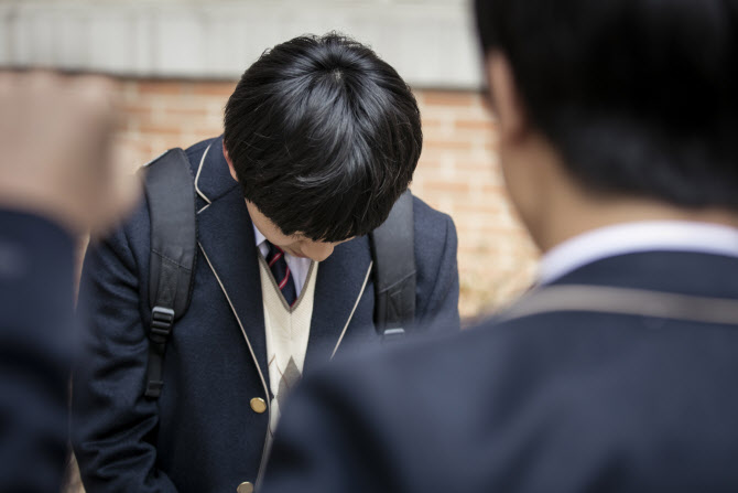 초등생에 '폭언' 한 교사, 학부모에게도 "생리하냐" 막말…퇴출 청원
