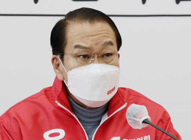 민주당 향해 날 세운 권영세 "가짜 여론조사 말고는 뵈는 게 없어"