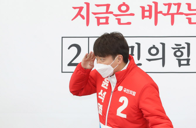 이준석 "윤석열, 이재명에 많게는 10%포인트 차이 우세"