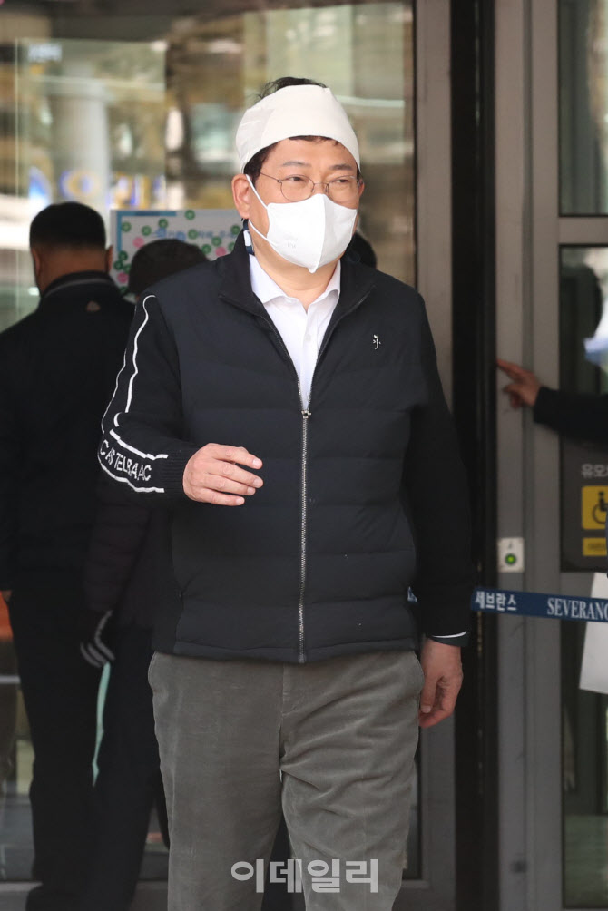 [포토]퇴원하는 송영길 대표