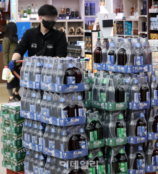 [포토]오비맥주, 공장 출고가 평균 7.7% 인상···식당·주점서 ‘생맥 한 잔 5000원’ 시대 열린다