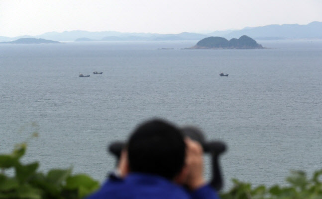 북한 경비정 서해 NLL 침범…軍 경고사격 후 퇴각