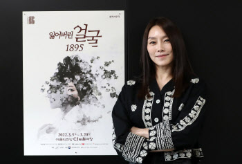 "멋있게 늙고 싶어…주연 아니어도 무대 계속 설 것"