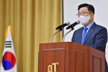 ‘취임 1년’ 김춘진 aT 사장, 국내외 11만km 현장 행보