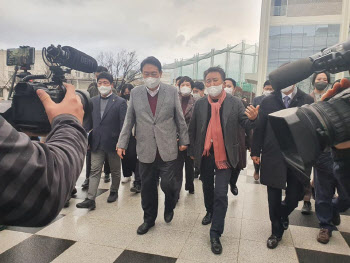 김영환, 경기도지사 출마 선언…"윤석열에 도움 주고파"