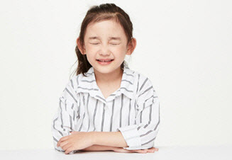 새 학기 되면서 아이가 '코 찡긋, 눈 깜빡' 자주 한다면?