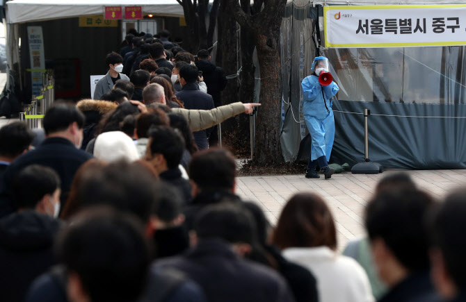 현장서 먹는 약 '부족', 효과 낮은 '라게브리오'라도 일단 투입