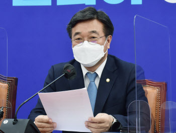 윤호중 "윤석열 추경 공식화, 늦었지만 환영…당장 논의"
