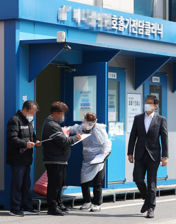 전문가용 신속항원검사 확진시 25일부터 60세 이상도 일반관리군 전환