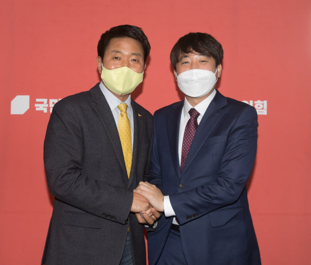 이준석, 기초의원 중대선거구제 도입 요구에 "동의 어렵다"