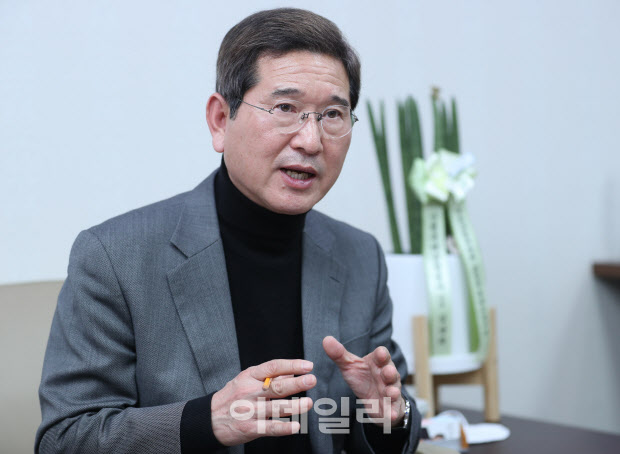 김학용 “반도체 공장 유치로 안성 50년 미래 해결”[인터뷰]