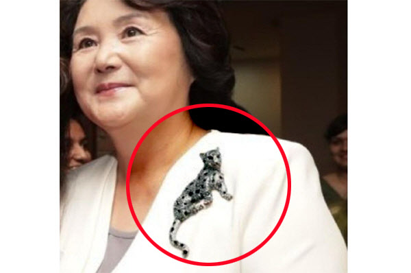조기숙 "검소한 김정숙 공격 그만.. 싸구려 옷 직접 리폼"