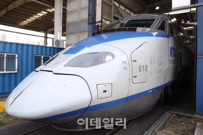 [포토]깔끔해진 KTX