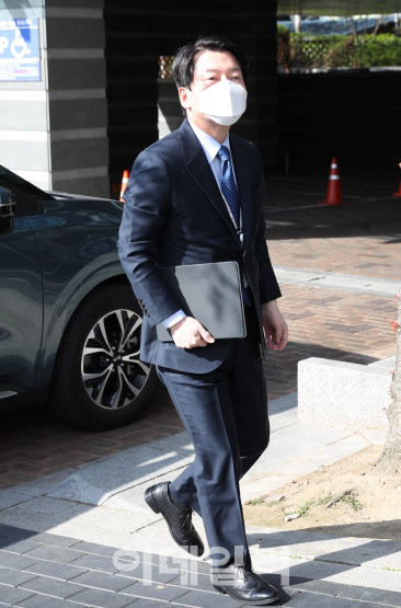 안철수, 정부조직개편 긴급 회견…내각 조직 늦어질 듯