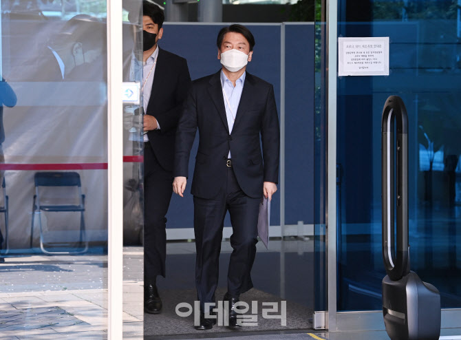 [포토]인수위 나서는 안철수 위원장