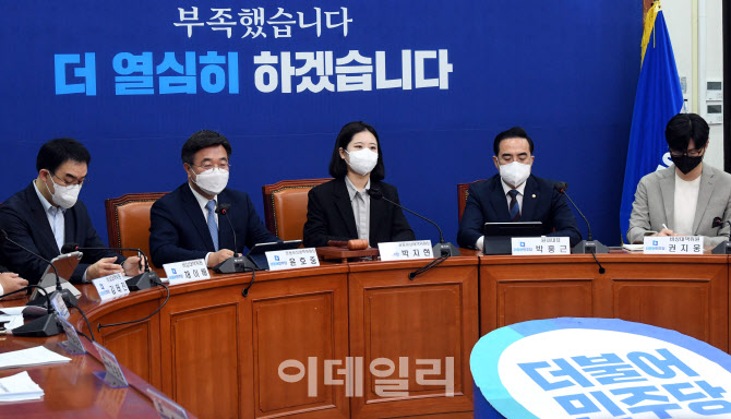 [포토]윤호중, '윤핵관 내각...국민 기대 저벼려'