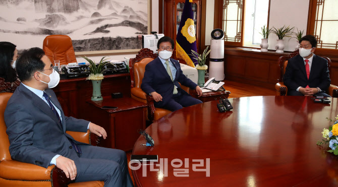 [포토]여야 원내대표 회동, '검찰, 정치개혁안 논의'