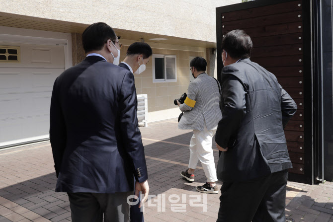 [포토]박 전 대통령 사저 향하는 윤석열 대통령 당선인