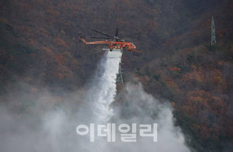 군위산불, 49시간만에 주불진화 완료…산림 347㏊ 소실