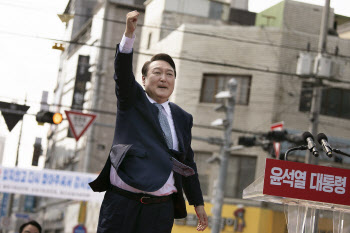 "국가안보자산으로 관리"…尹인수위, 반도체 인력난 푼다