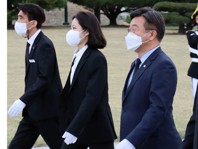 윤호중, 김오수 반발에 "헌법 공부 다시 해야" 직격