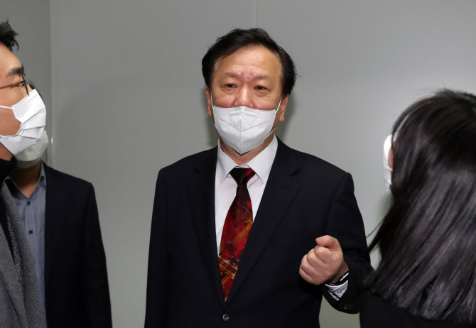 자녀 편입 '아빠찬스' 논란 정호영…오늘 기자회견 열어 '정면돌파'